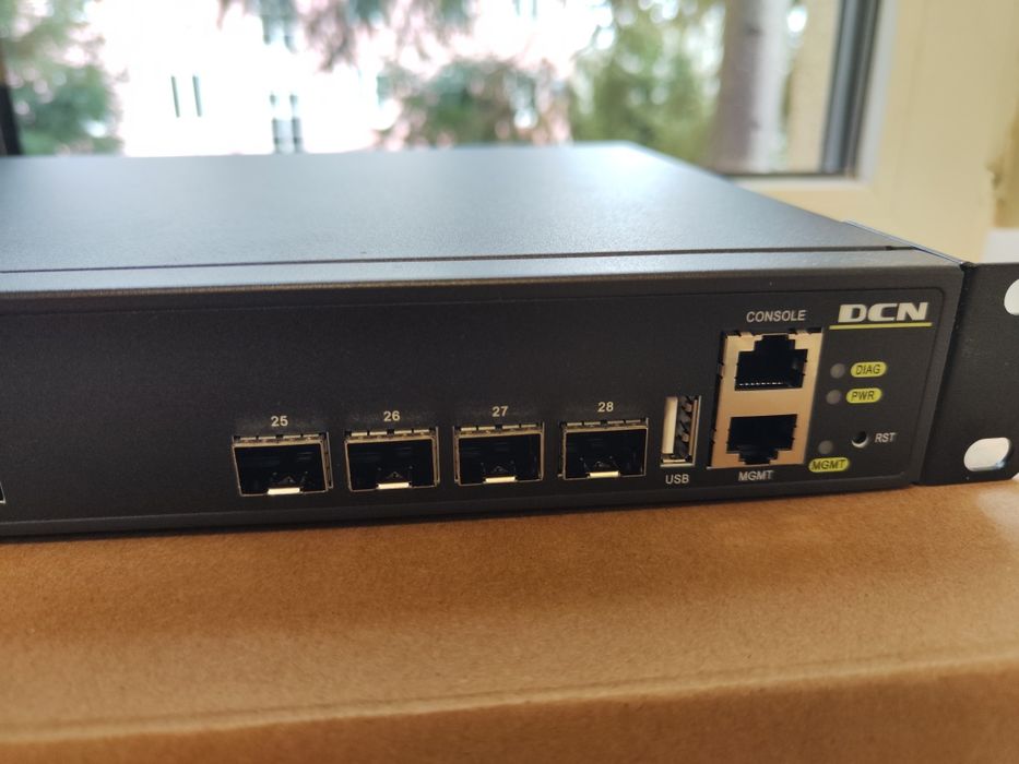 Switch DCN E5750E-28X-SI (R2)