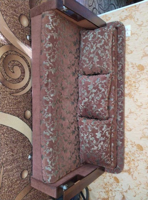 Продам диван в хорошому стані