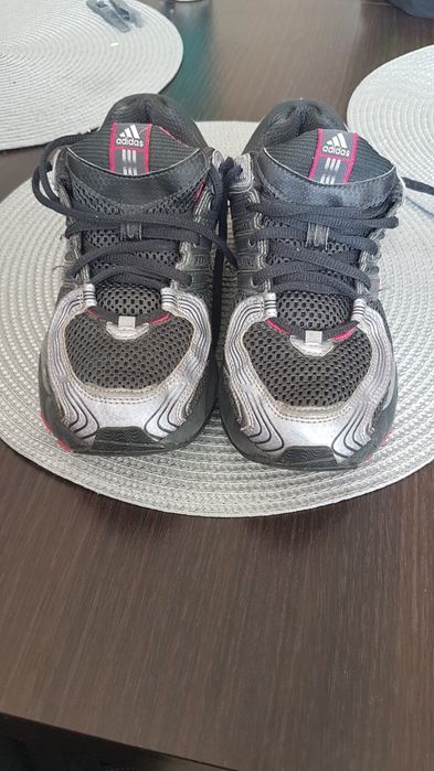 Buty sportowe firmy Adidas, rozm.38