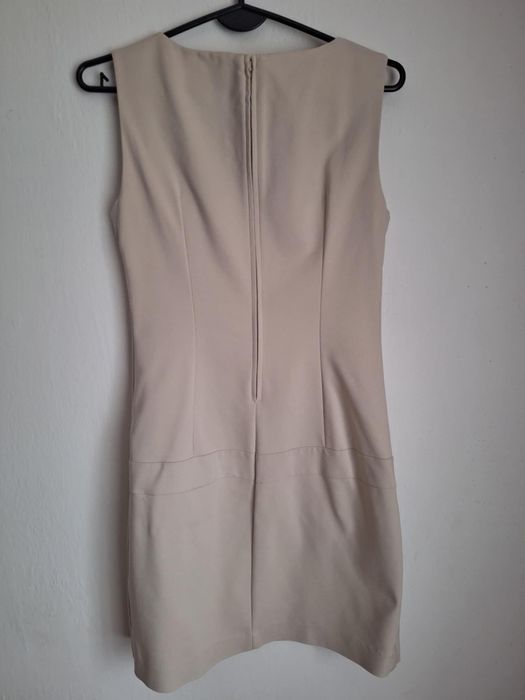 Beżowa sukienka marki Orsay. Rozmiar 36