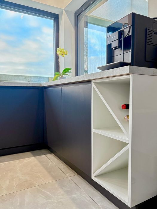 Meble na wymiar, stolarz