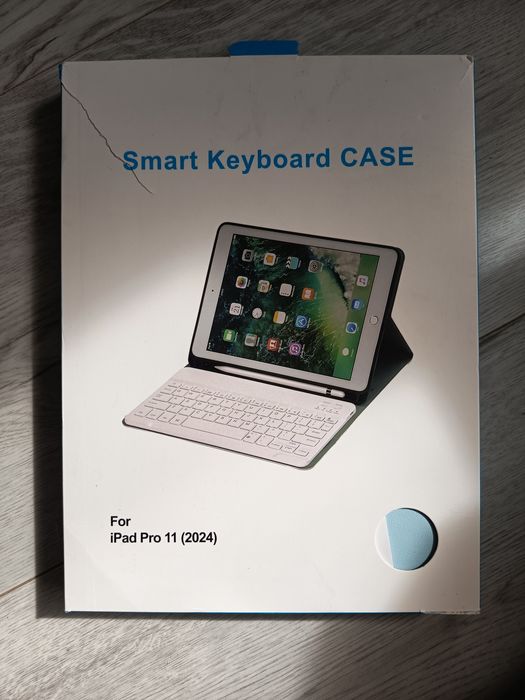 Nowe Etui z Klawiaturą Bluetooth do iPad Pro 11 (2024) | Jasnoniebieskie