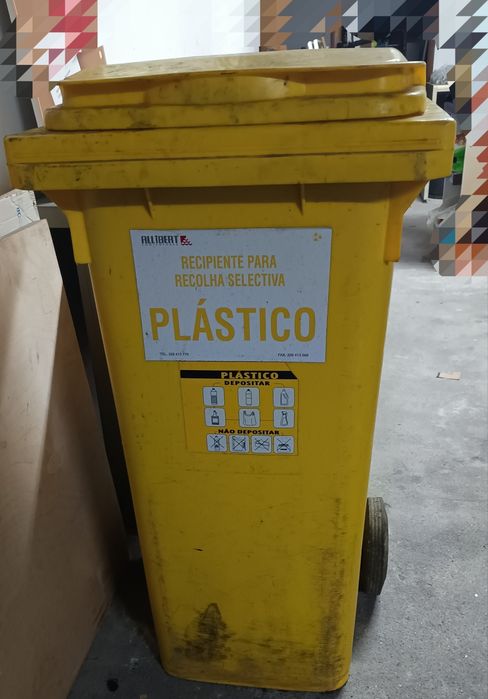 Caixote reciclagem plástico