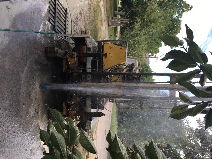 Буріння свердловид грані камінь