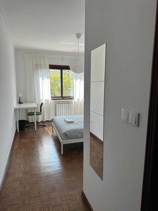 Quarto com varanda para alugar