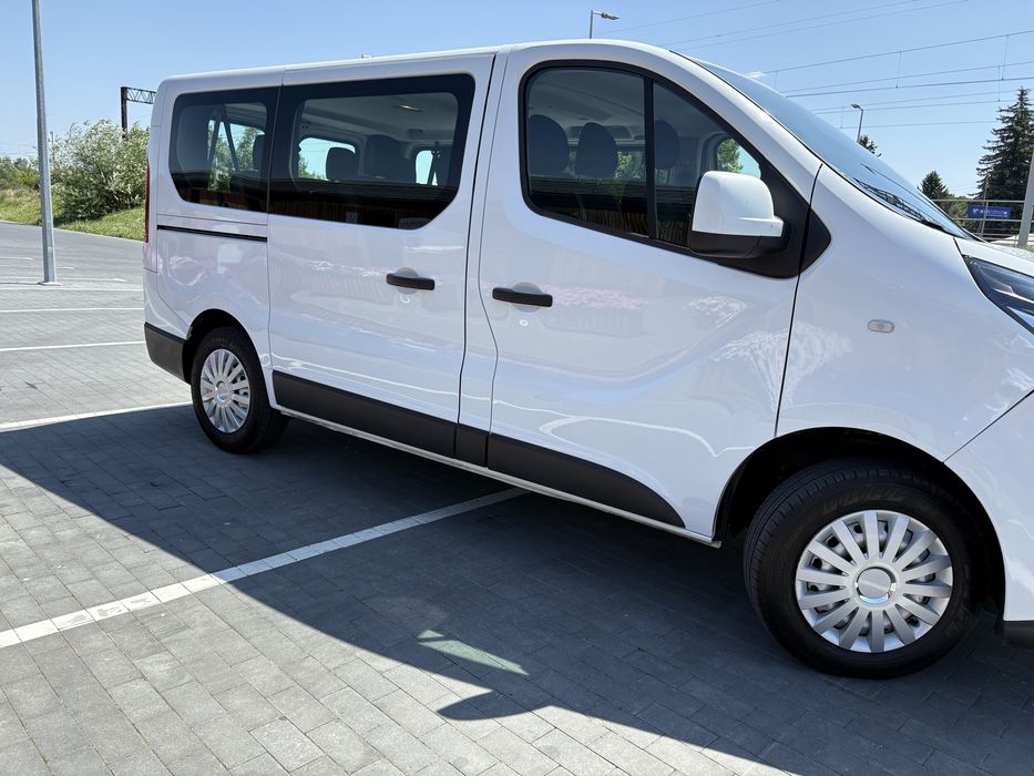 Wynajem busa 9-osobowego