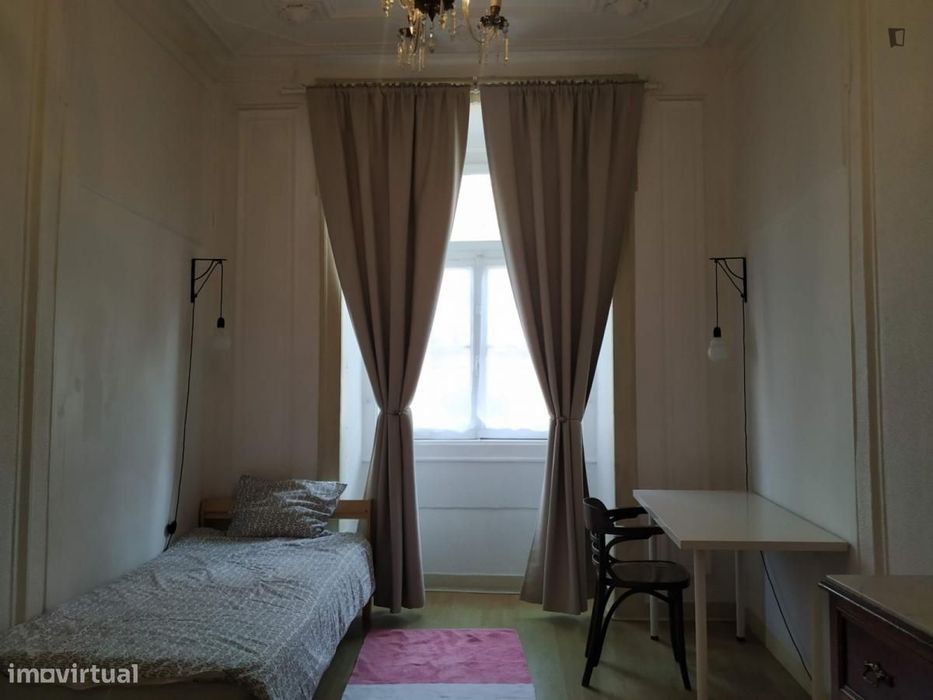 Quarto - localizado em Baixa Lisbon