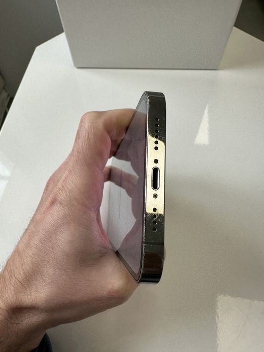 телефон iPhone 13Pro Max 256Gb Graphite. Неверлок.