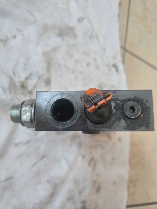 Zamek hydrauliczny siłownika HIAB, 350 Bar