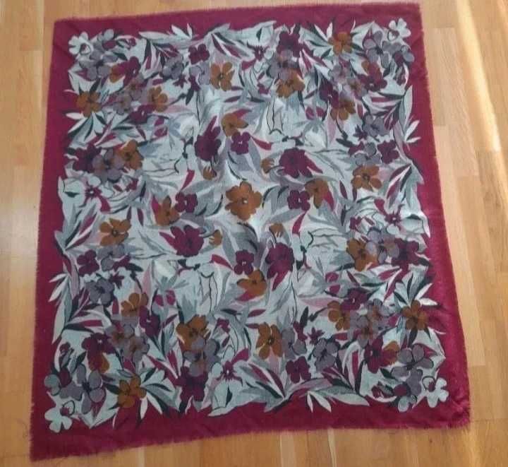 Szalik damski w kwiaty