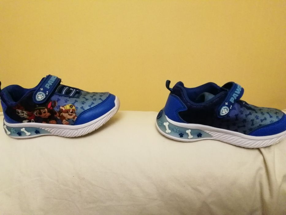 Psi patrol sneakersy LED chłopięce Paw migające świecące adidasy buty