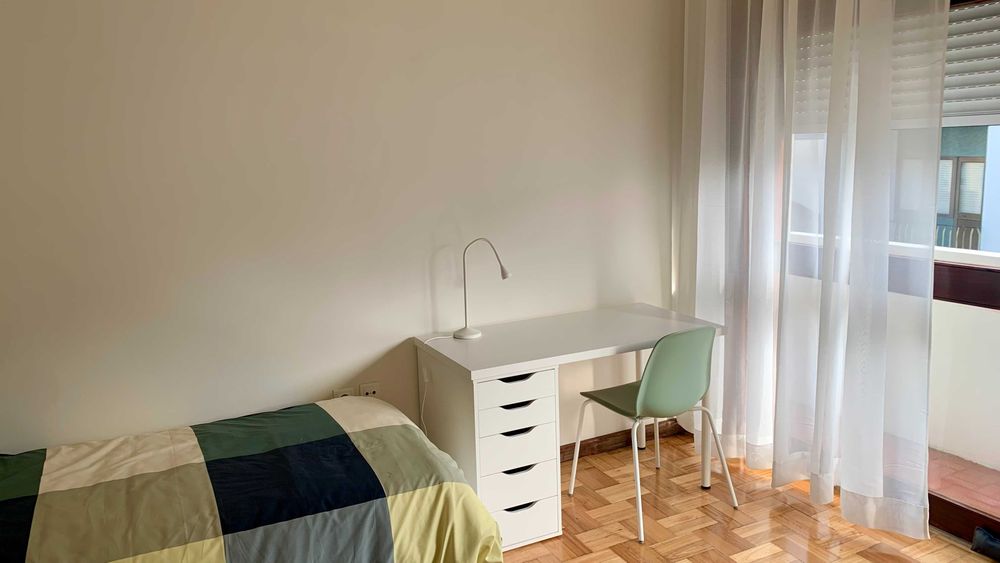 Quarto duplo para arrendamento no Porto