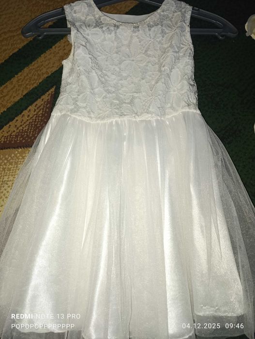 Новорічні костюми, плаття