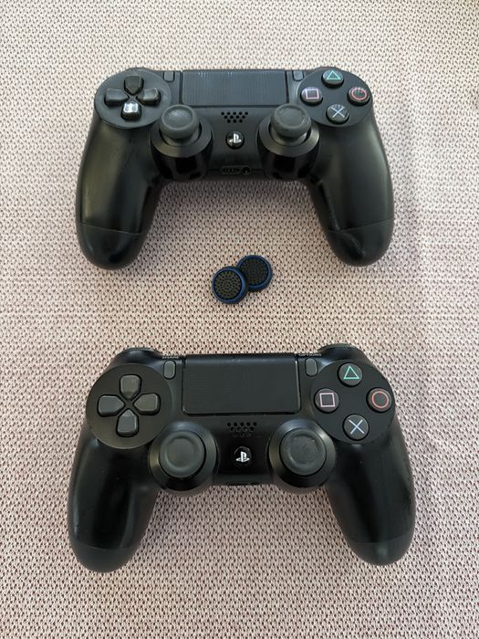 PS4 1TB + 2 Comandos + Extra