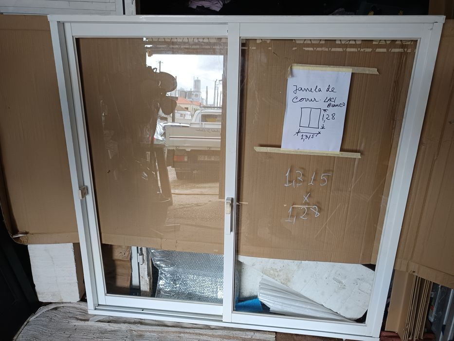 Janela em alumínio 1.315x1.280