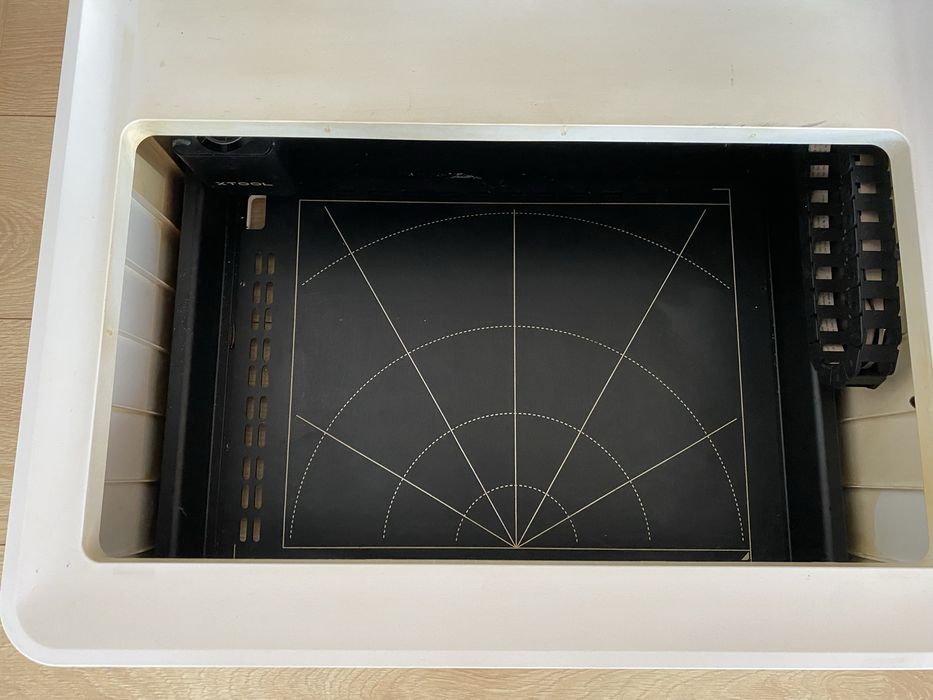 Ploter laserowy xTool M1 + Podwyższenie + Plaster miodu | Stan BDB, komplet!