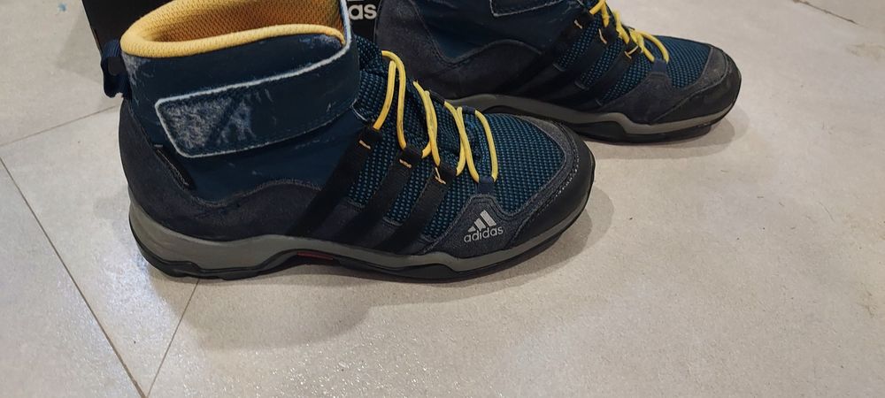 Buty zimowe ADIDAS rozmiar 33 stan idealny