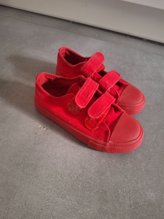 Czerwone trampki 26
