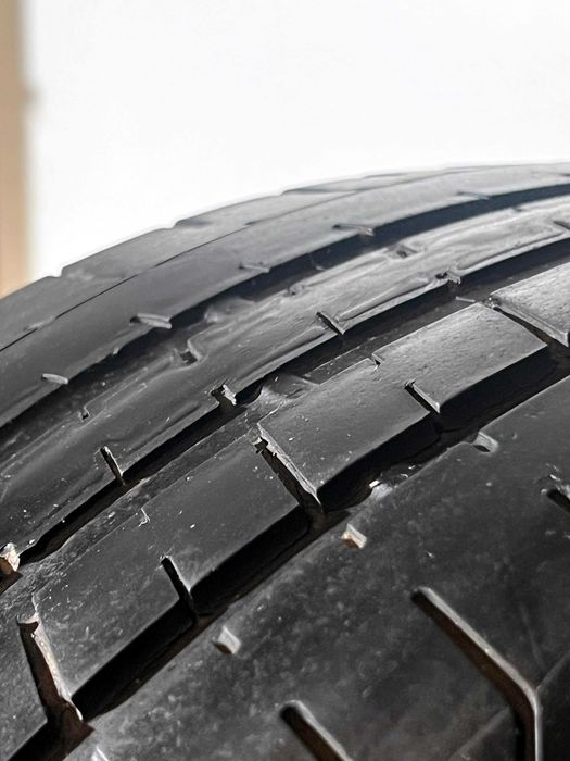 Pneus Pirelli Pzero - 255/30/20 - Muito Bons