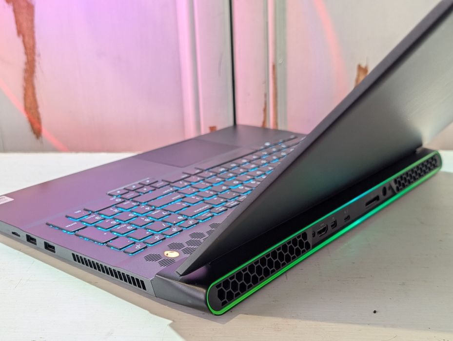 Dell Alienware M17 R3 i7-10750H_RTX2060_16/1Tbssb nvme