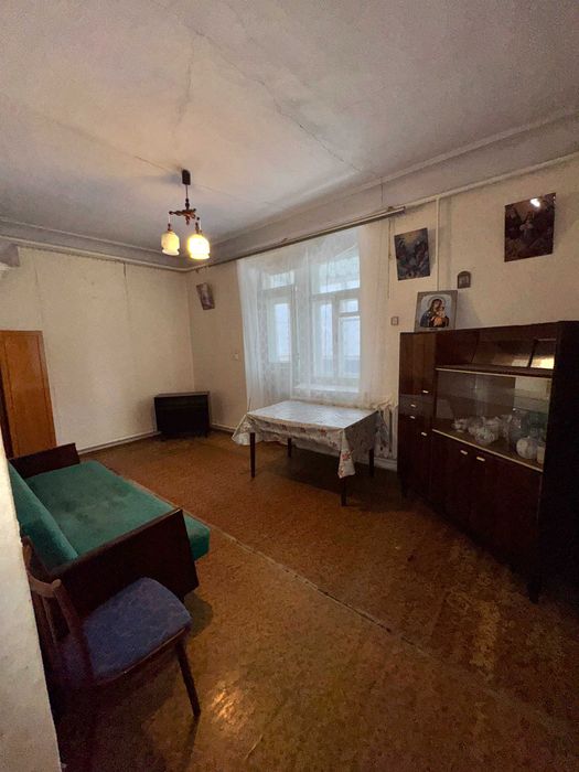 Продається 3 - кімнатна квартира с. Сахкамінь.