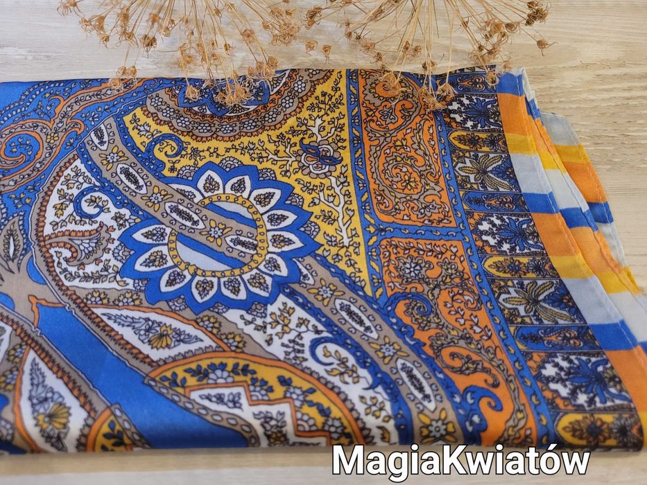 Apaszka granatowo- pomarańczowa