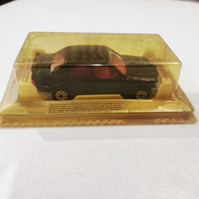 Majorette #231 Mercedes 190 2.3-16 de 1991 preto novo fechado em caixa
