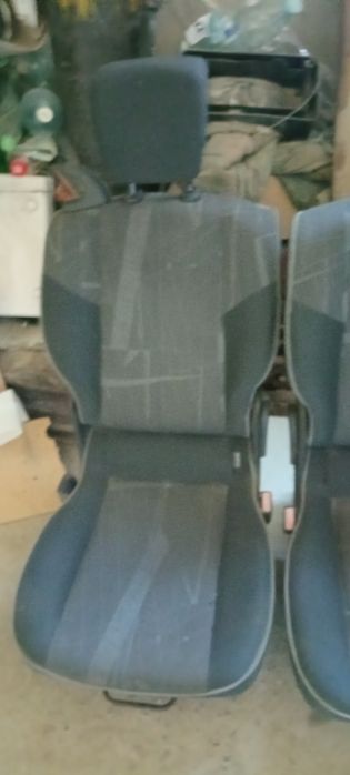 Сідушки,в гарному стані ,складаються в трансформер .