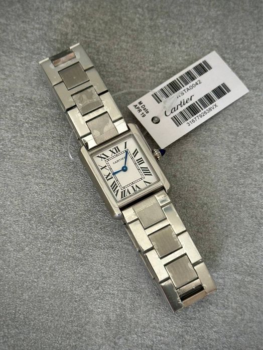 Жіночий годинник Cartier Tank. Женские часы Картье