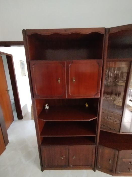 Móvel grande de sala