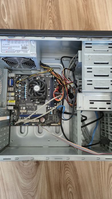 Komputer stacjonarny multimedialny