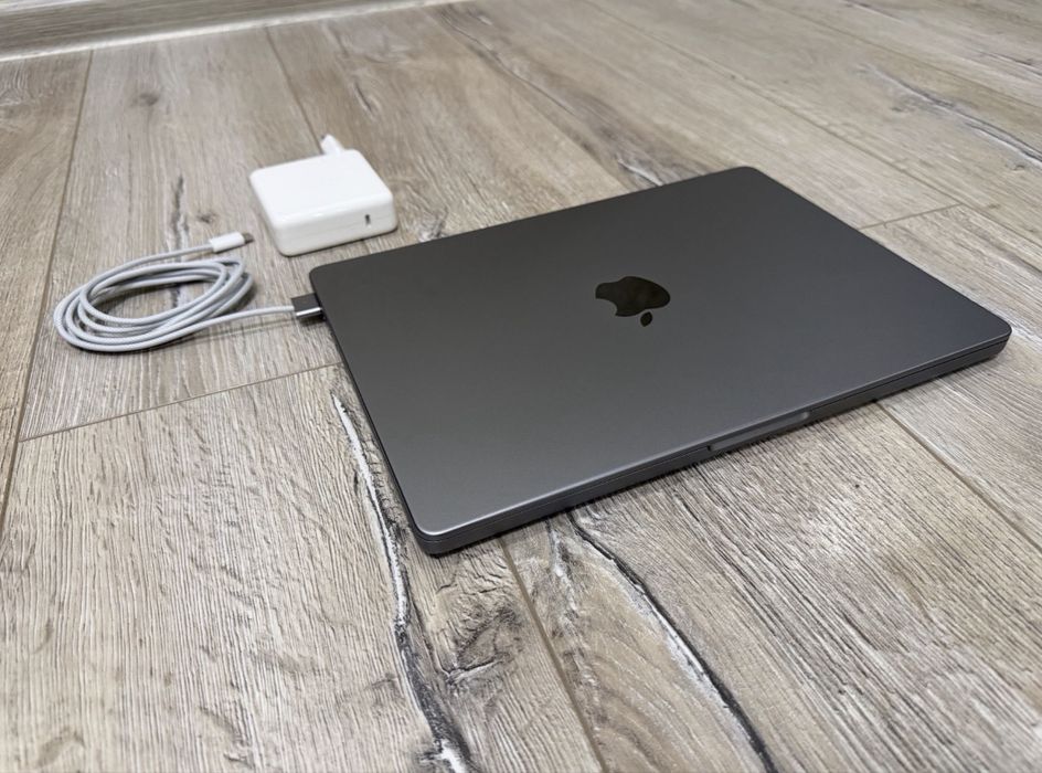 Apple MacBook Pro 14" M5 2026 16GB/1TB  Space Black