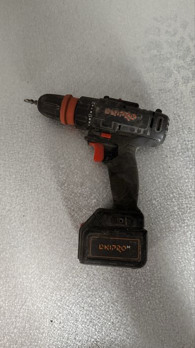 Шуруповер 18 із акумулаторами