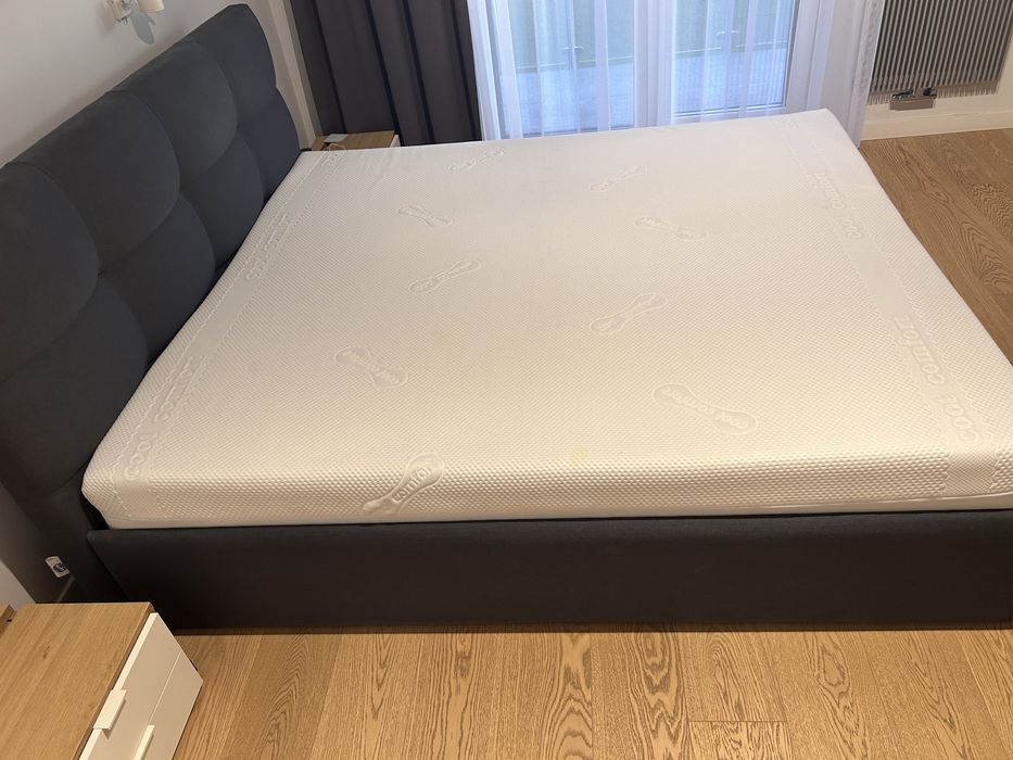 Kolo 180*200 bez materaca.