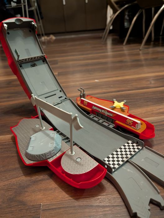 Rozkładany w zjeżdzalnie Zygzak McQueen