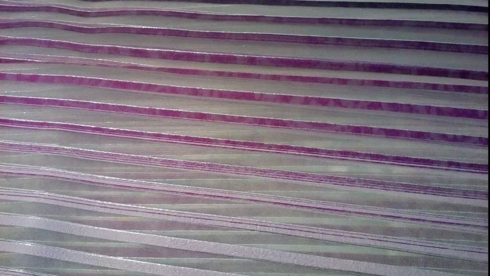 Tecidos transparentes e delicados, com padrão, para fazer cortinados