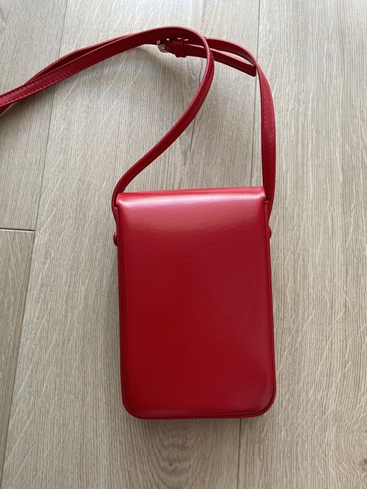 Czerwona torebka na ramię — mini crossbody