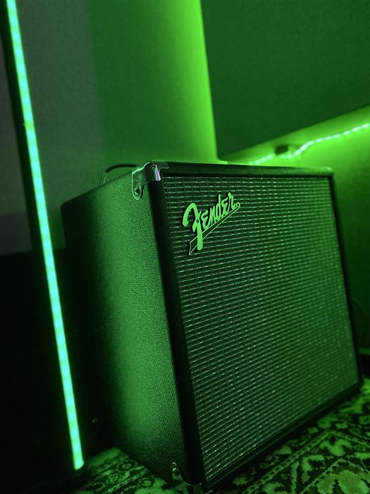 Басовий комбопідсилювач Fender Rumble 25