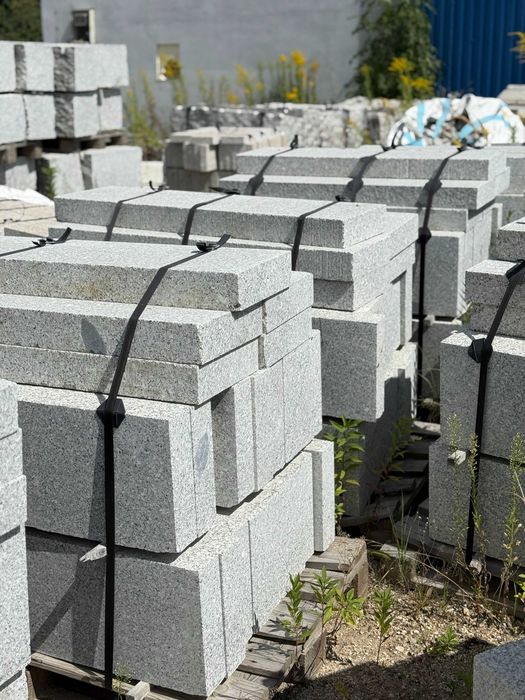 Opornik granitowy / obrzeże granitowe - kopalnia Strzegom
