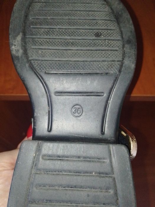 Продам туфлі для дівчинки