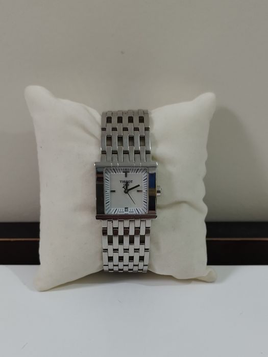 Relógio tissot modelo T02.1.181.81