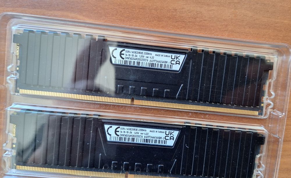 Memoria DD4 gama Vengeance 2x 8GB nota a memória e (nova) apenas testa