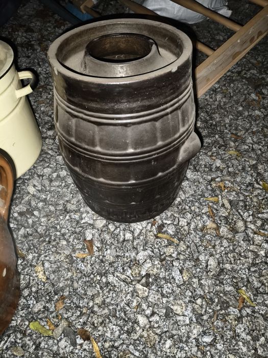 Garnki gliniane na ogórki kapustę