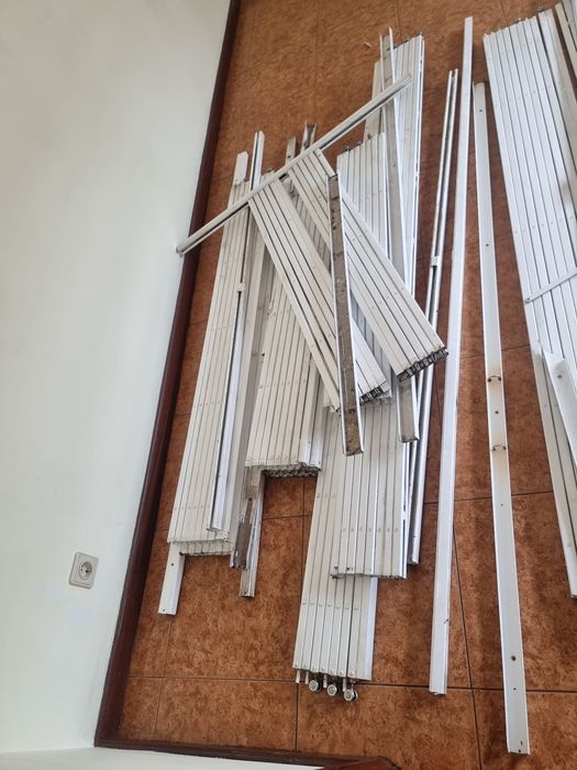 Diversas grades de segurança