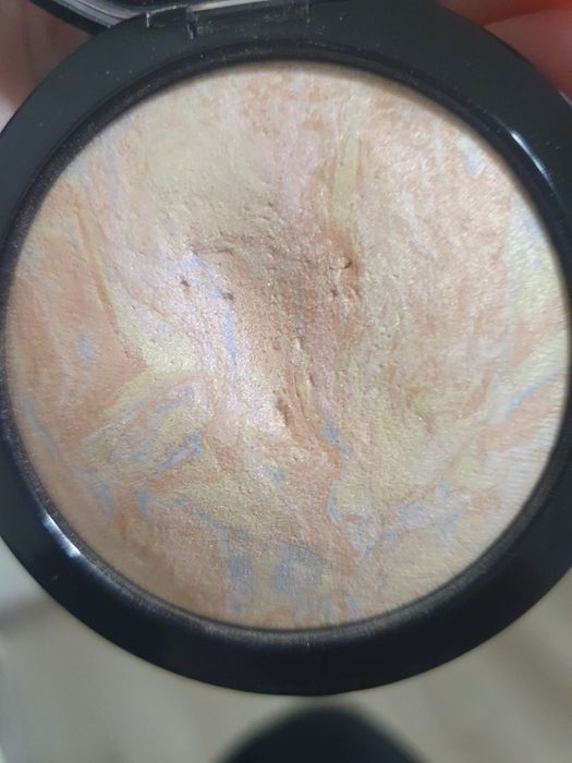 Хайлайтер MAC в оттенке Lightscapade