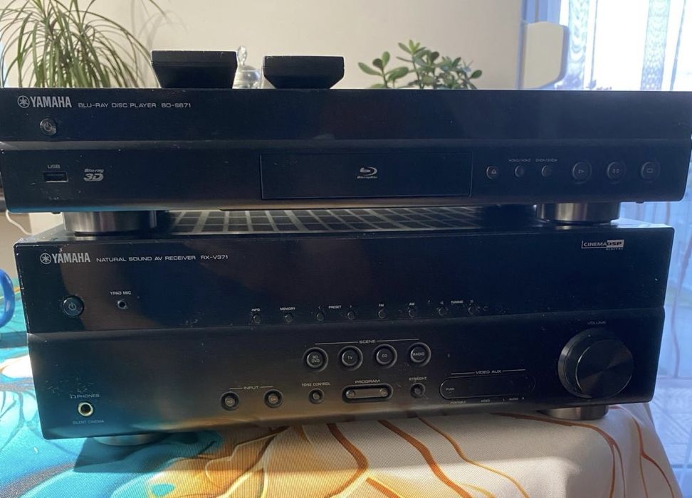 Yamaha RX-V371  amplituner i odtwarzacz DVD , uszkodzony