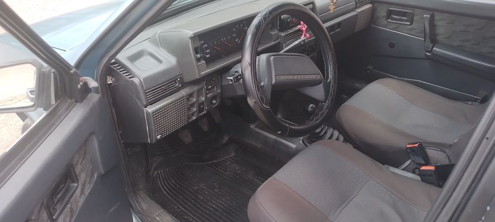 Автомобіль Ваз 21099