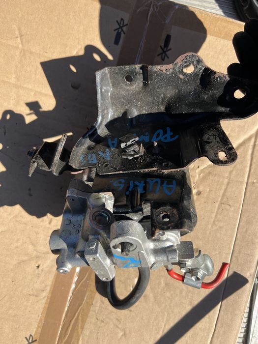 Pompa hamulcowa abs auris prius III rav4 yaris 1.8 hybrid