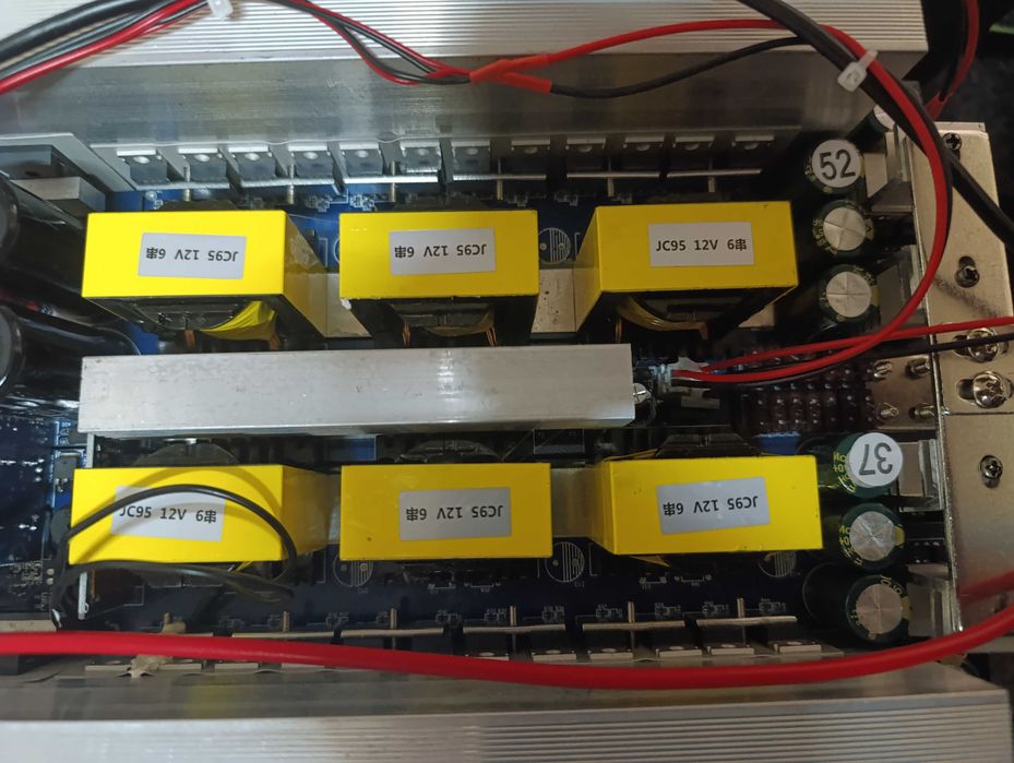 Інвертор на 12/24v в  в крутому корпусі на 6000W/3000W
