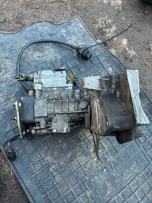 Топливный насос тнвд Рено кенго 1.9